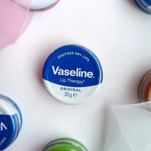 بالم لب وازلین مدل ساده در آبی