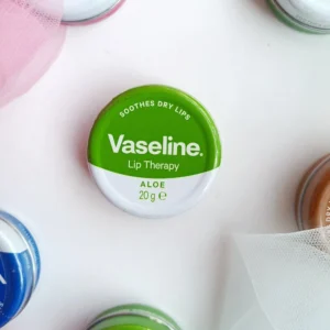 بالم لب کاسه ای آلوئه ورا وازلین